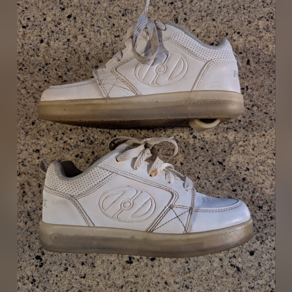 Heleeys kids roller shoes size 4Y white